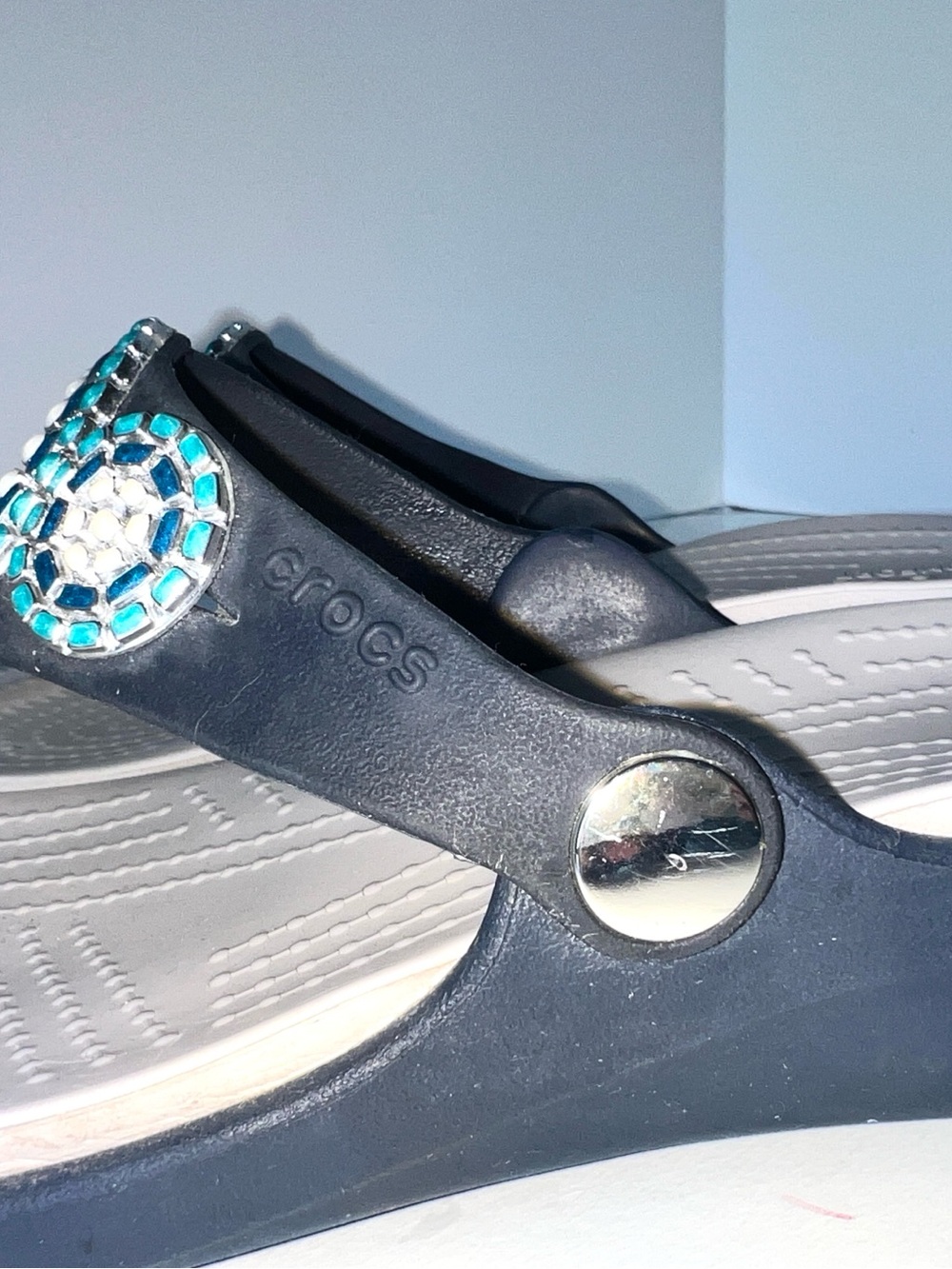 Crocs Sanrah Diamante Wedge Flip Sandals Size 7 NAVY Embellished Turquoise - Picture 6 of 12